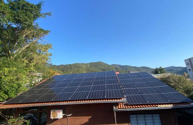 5 motivos para instalar placas solares e valorizar seu imóvel